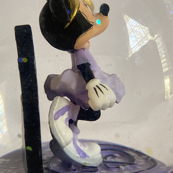 2019 RUN DISNEY PRINCESS SNOW GLOBE - Picture 10 of 15
